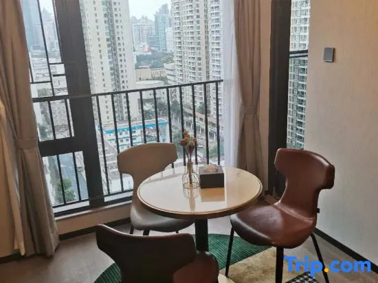 Time ONE International Apartment (Shenzhen Huaqiangbei Branch)