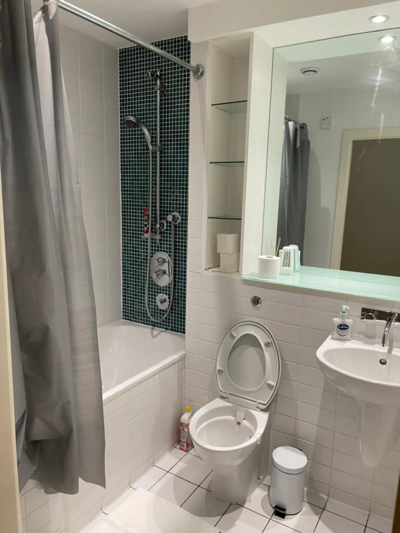 BigKings 2 bedroom apt with free parking beside piccadilly in central Manchester