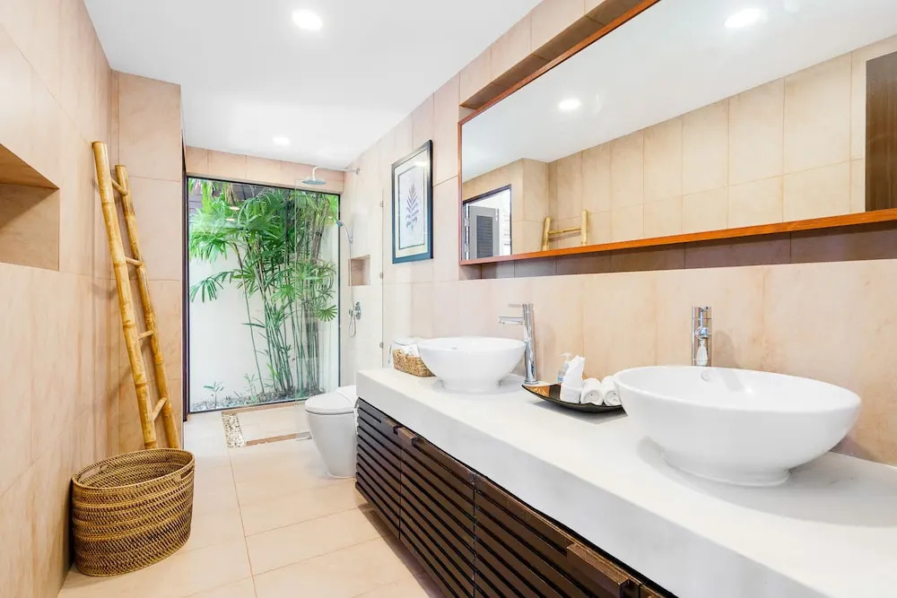 HSH - 3 Bedrooms Front Beach - Bangrak