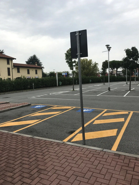 Ibis Como