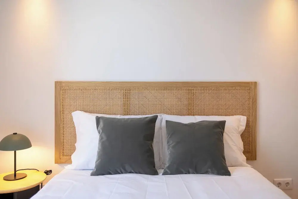 Sunny Lisbon Apartments by Soulplaces