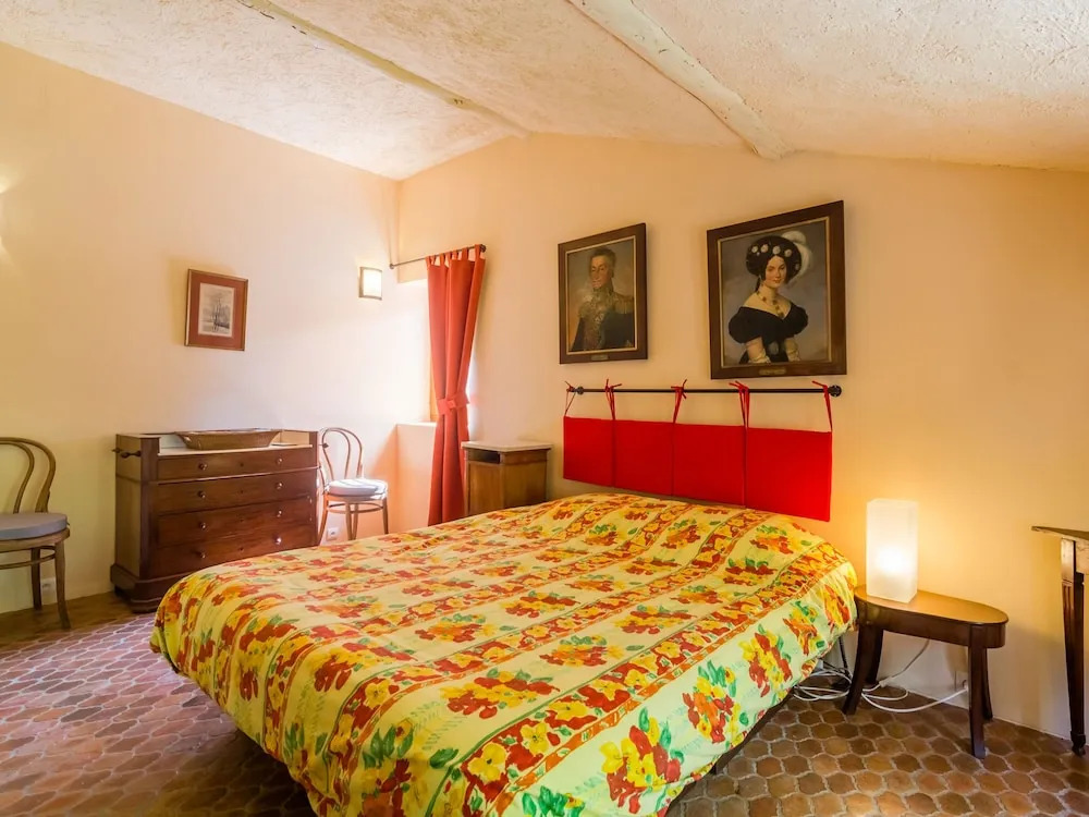 Traditional Holiday Home with Swimming Pool in Fayence