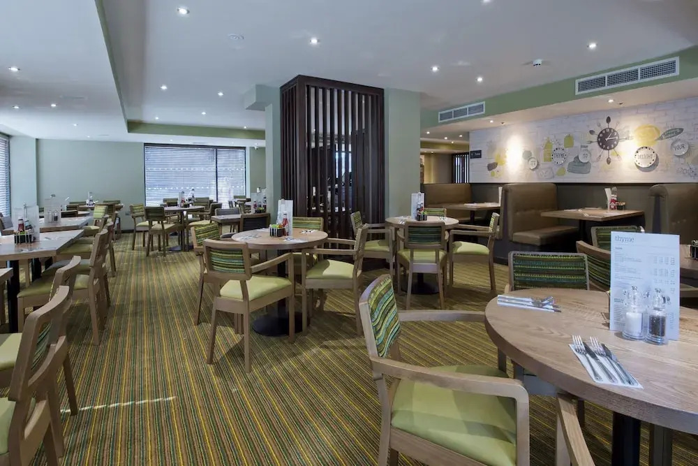 Premier Inn Edinburgh Cc York Place/St James Quarter