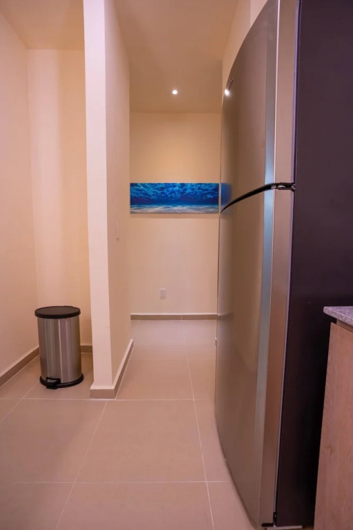 Luxury Apartment With Poll