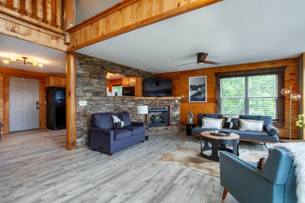 Falcons Lodge - Mtn View Hot Tub and Pool Table