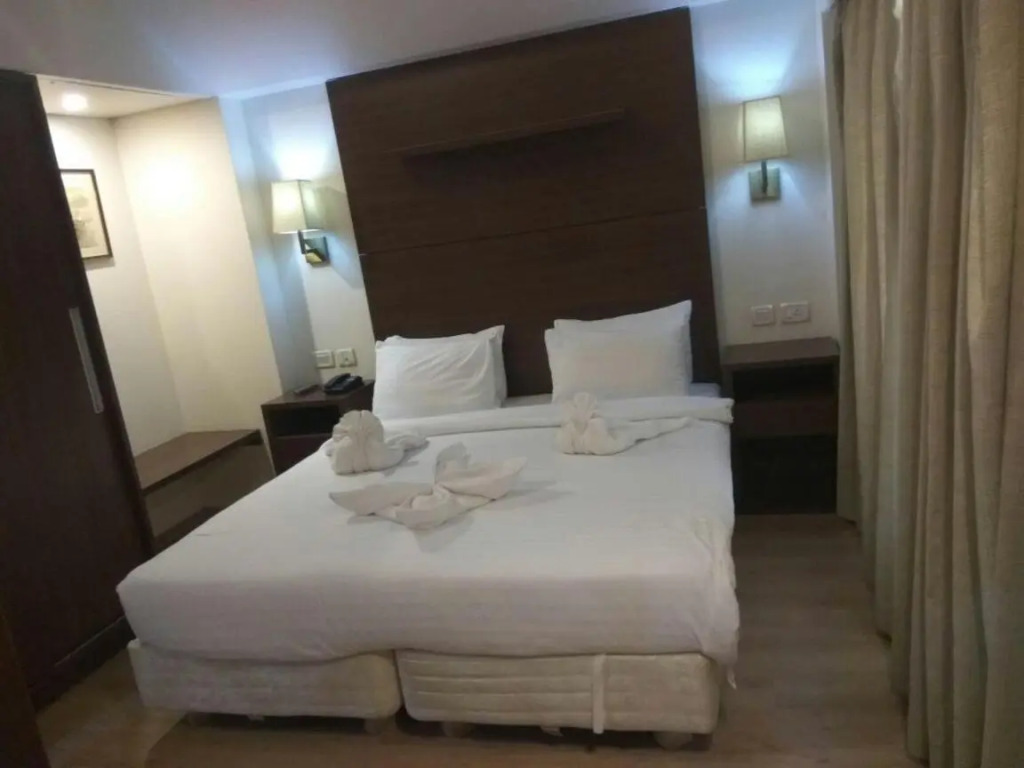 Golden Amoon Resort