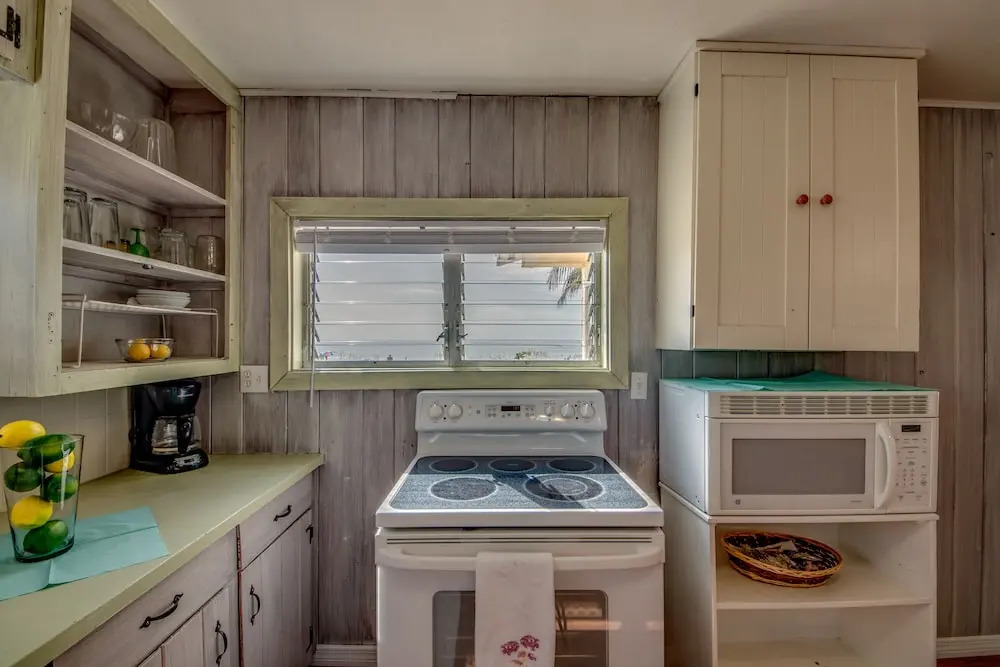 Beach Front Bungalow - Roelens Vacations