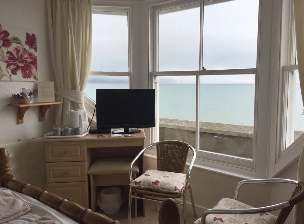 Whitecliff Guest House