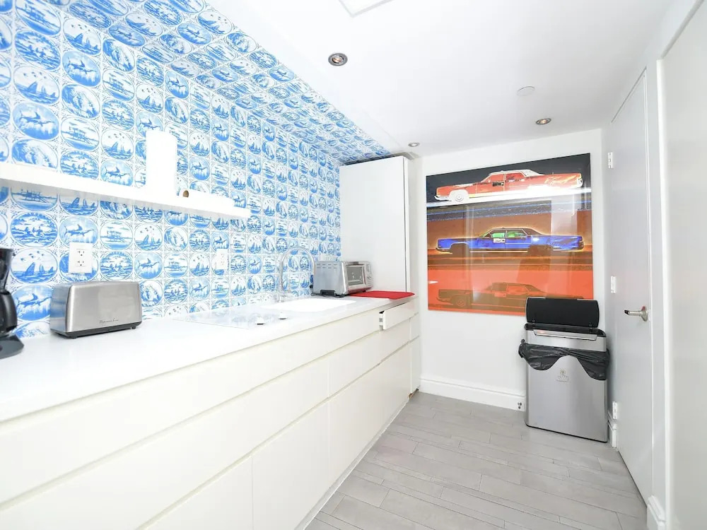 Miami World Rental - Mondrian 1426