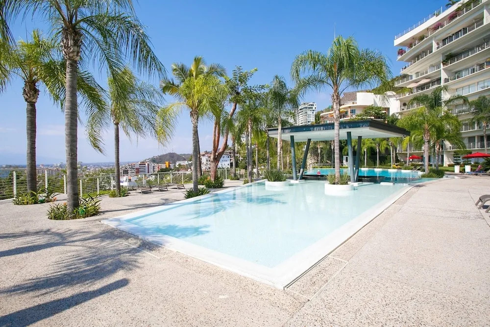 Bay View Modern Condo Paramount Bay At Amapas