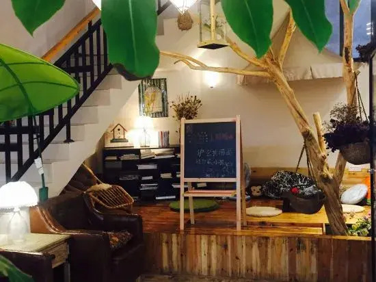 Langqing Residence Sky Garden Cat Café & Scenic View Inn (Yangshuo West Street Branch