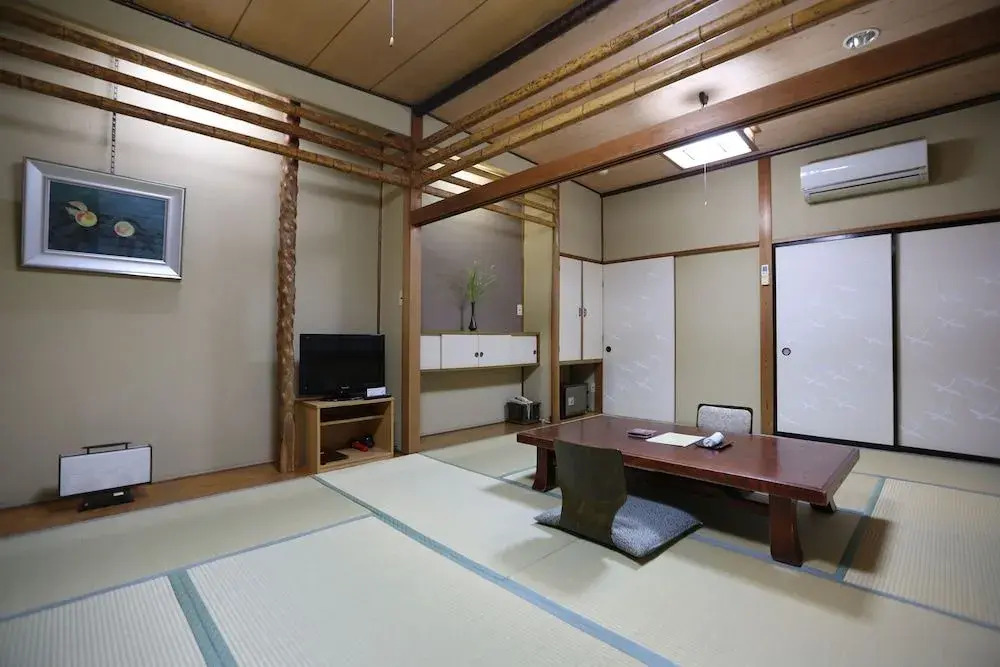 Japanese Inn Iwaso