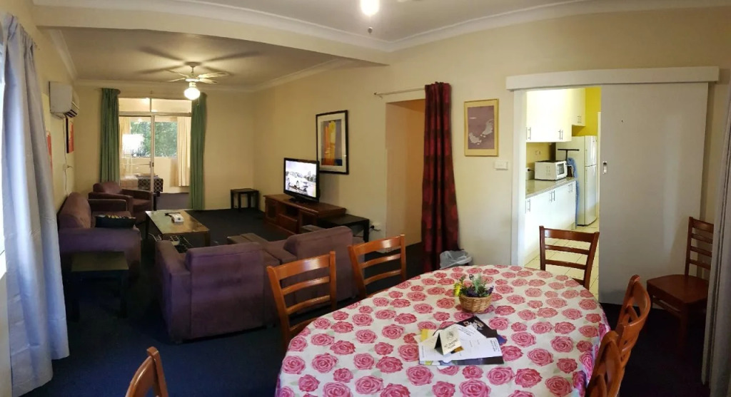 Amber Court Motor Inn