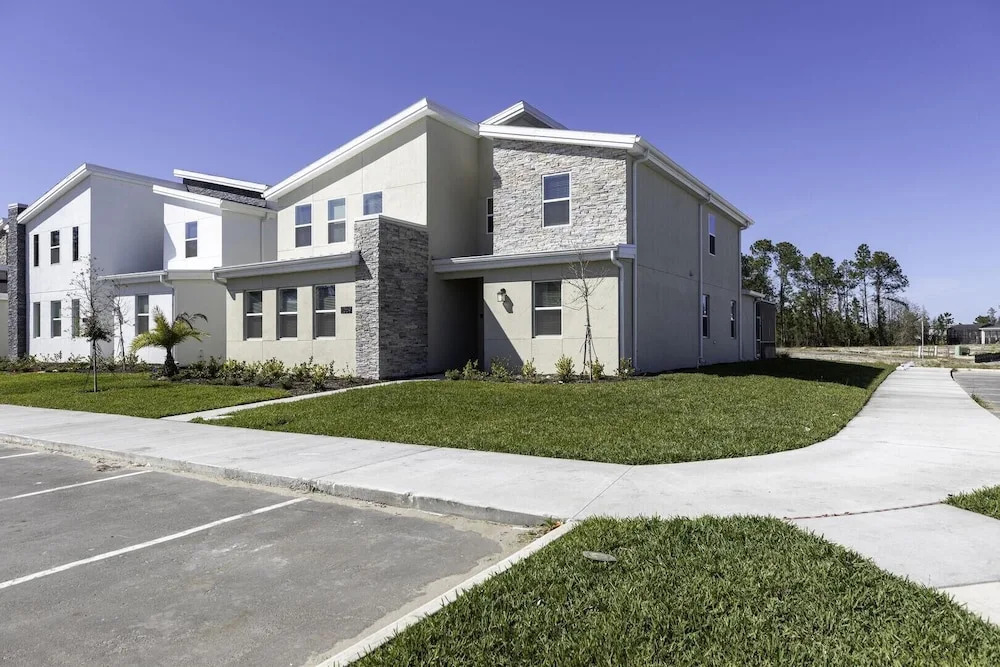 4569tb NON Renting 09/13/2021 -storey Lake