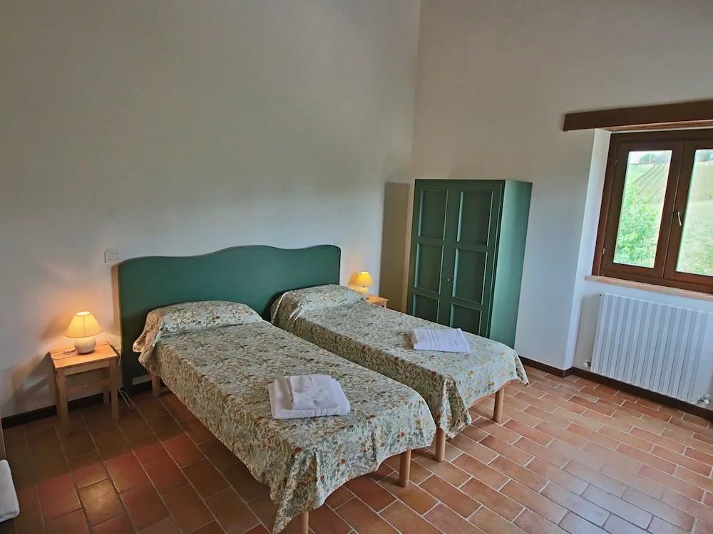 Luxurious Mansion with Private Garden in Montecassiano