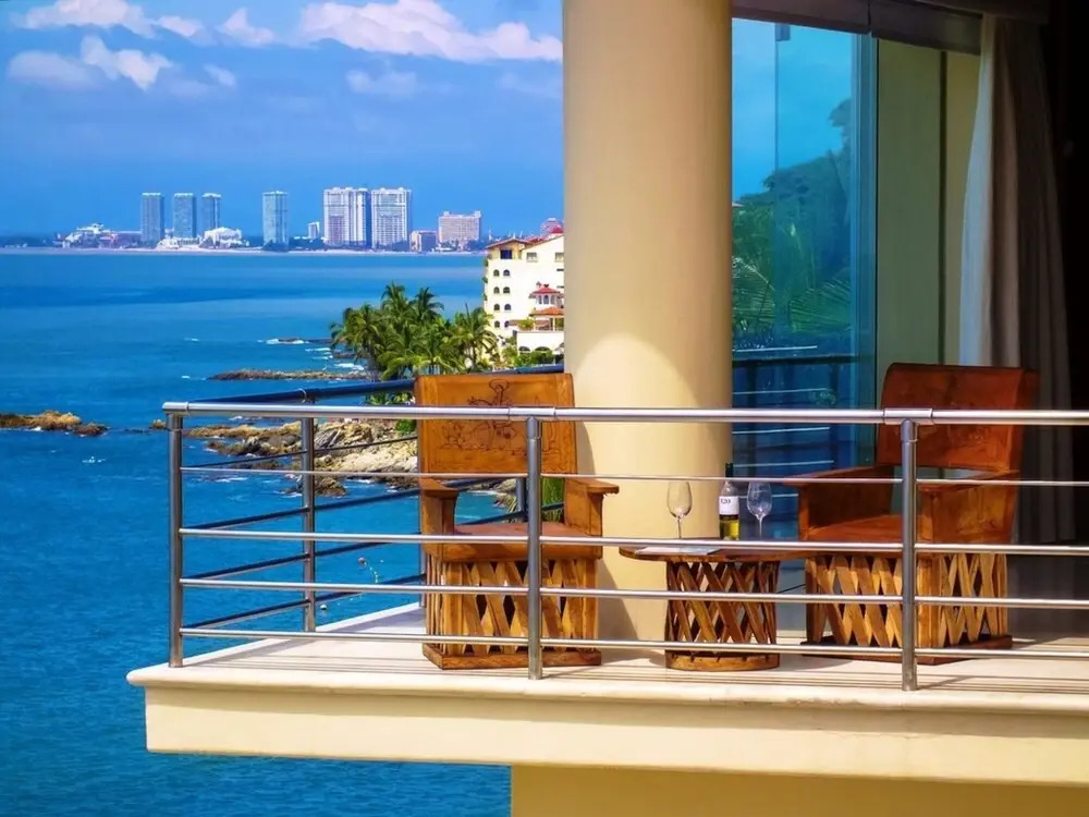Sunny Vacation Villa 95