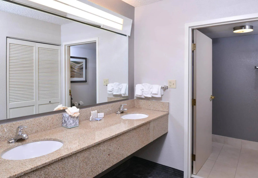 Courtyard by Marriott Charlotte Matthews