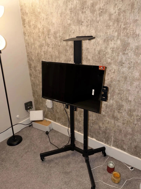 2 Bedroom With Electric Charging and Parking