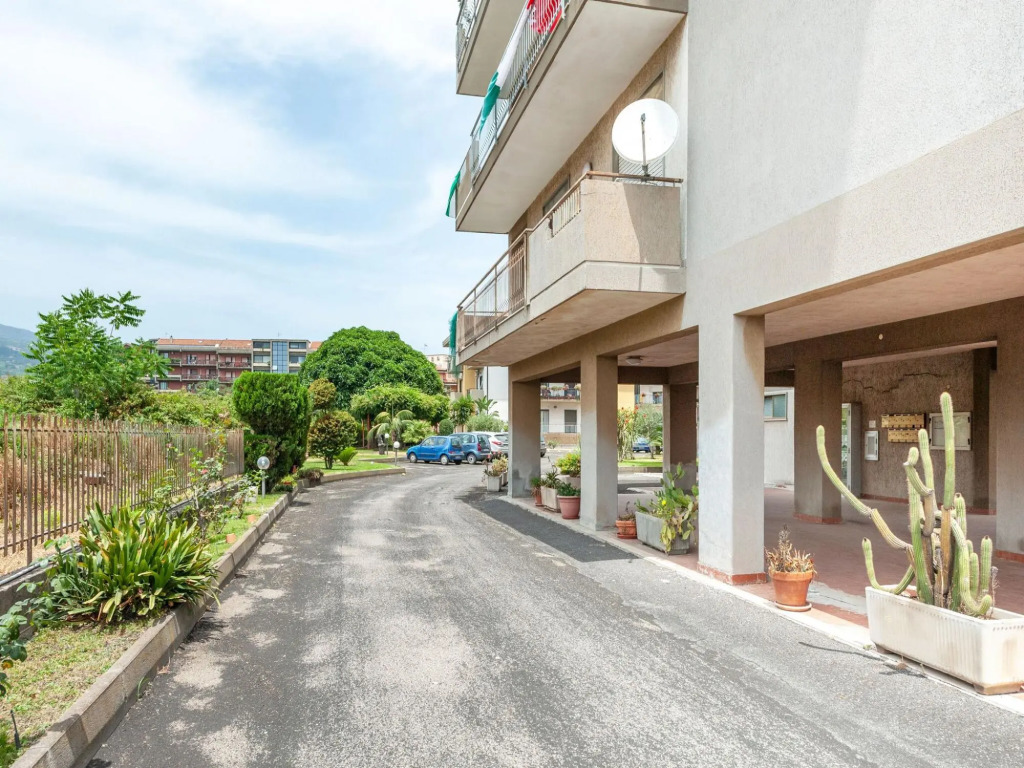 Sunny apartment in Giarre, close to sea with a splendid view