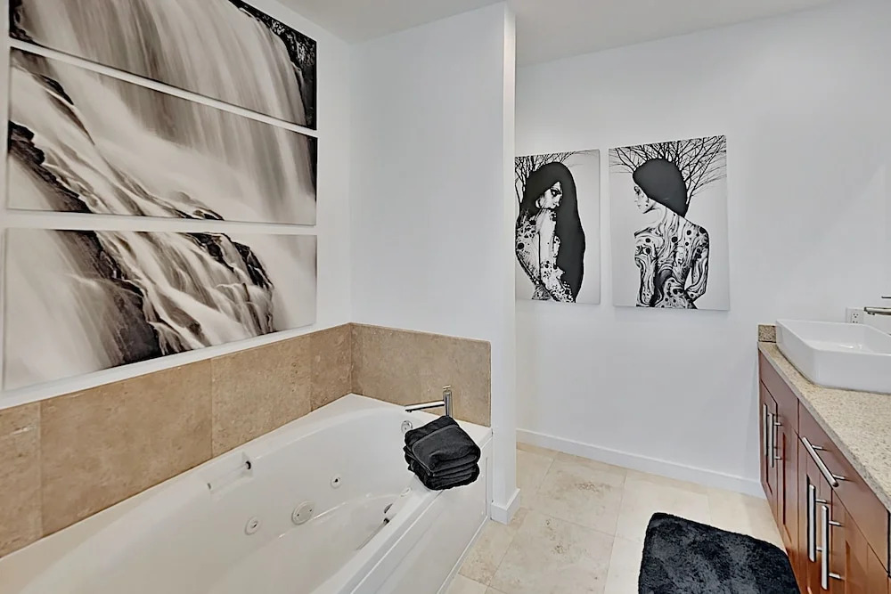 Luxe Bankers Hill Dream: Walk to Downtown & Balboa townhouse