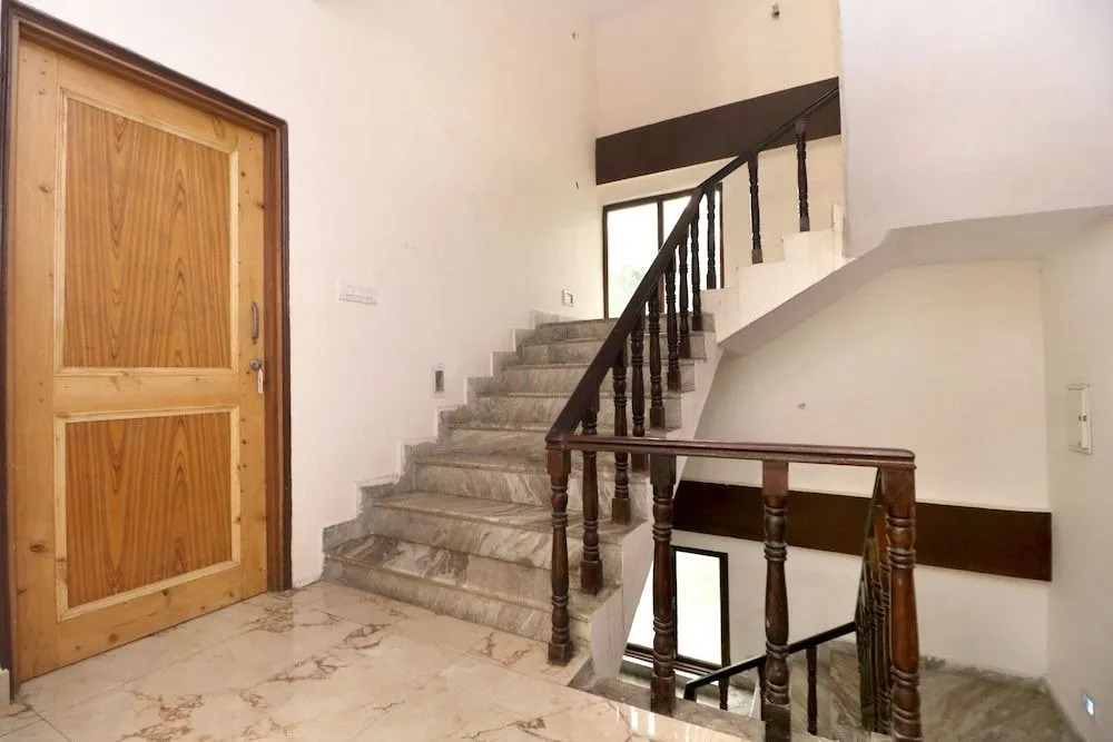 OYO 19173 Home Cheerful Stay Dhalli