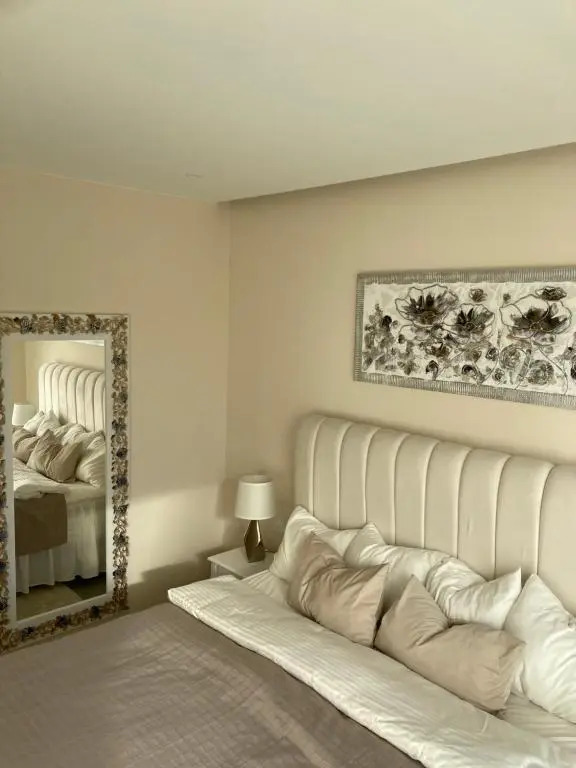 The View Luxury Vacation Apartment 4