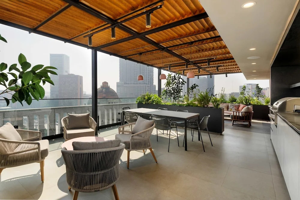 w Modern Cozy 1BR w Terrace in Tabacalera