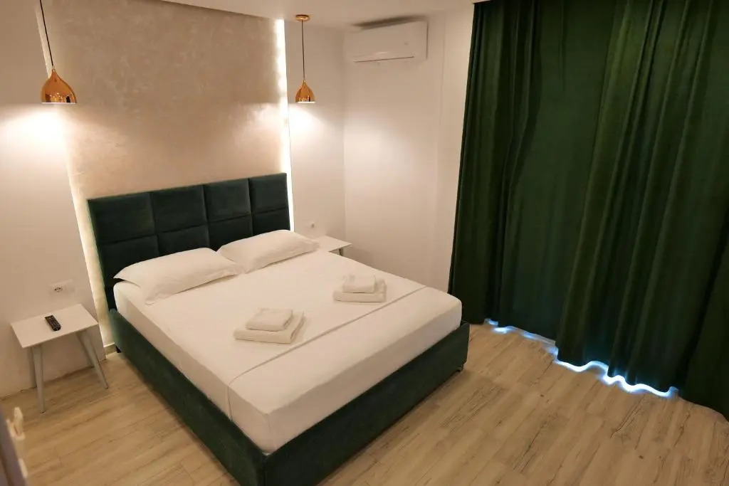 Kuburi Hotel