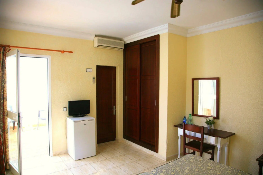 Villa Columbus Rooms and Restaurant