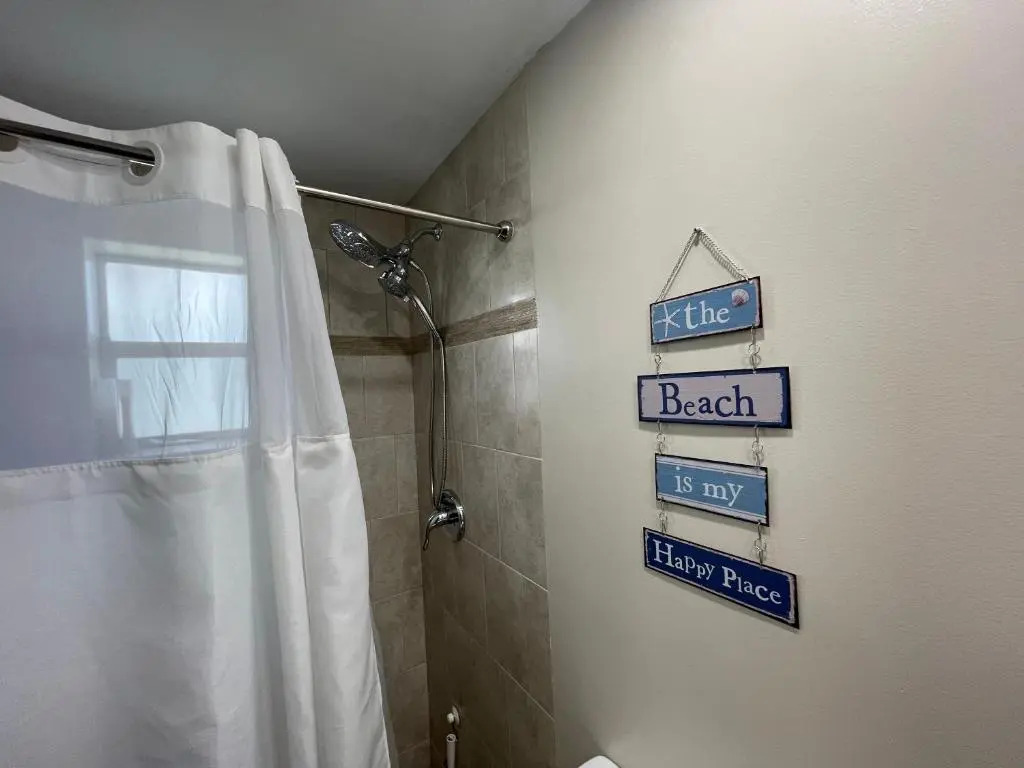 Studio right on the beach at Lauderdale By The Sea