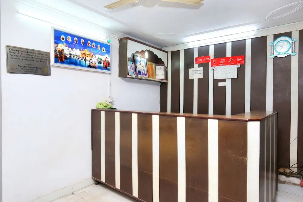Oyo 24095 Radha Swami Guest House
