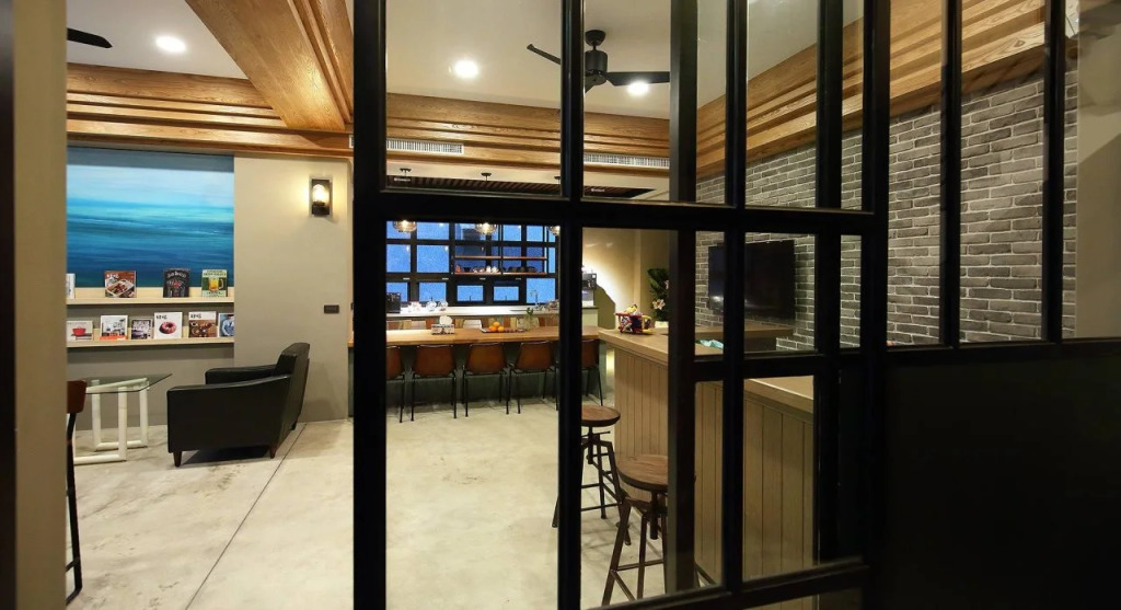 MIDORI Hostel