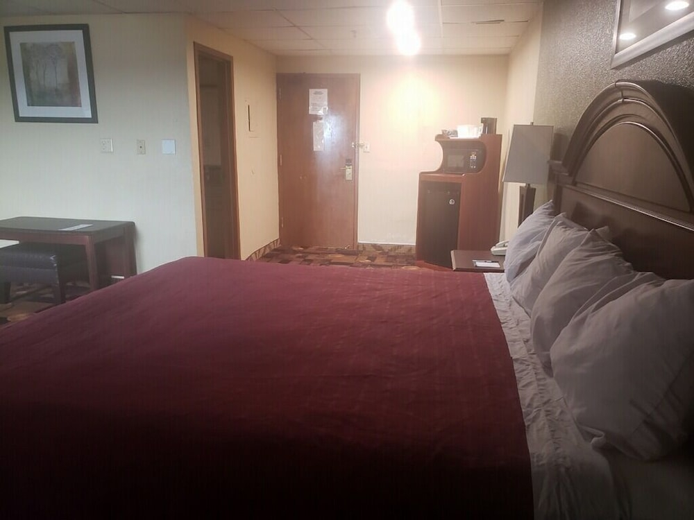 Hawthorn Extended Stay by Wyndham Fayetteville