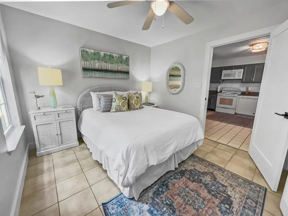 Sunseekers - 2 - 2 Br condo by RedAwning