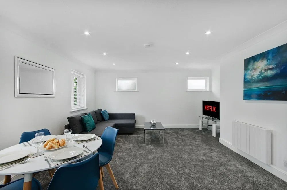 Karah Suites - The Galleria