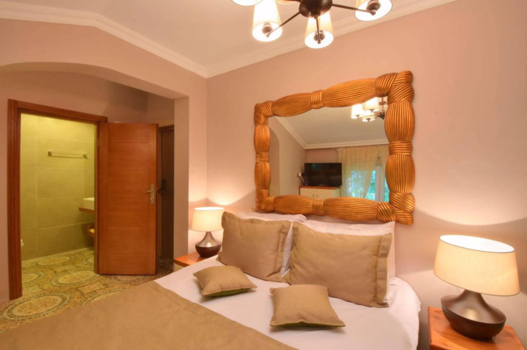 Sweet Home Hotel