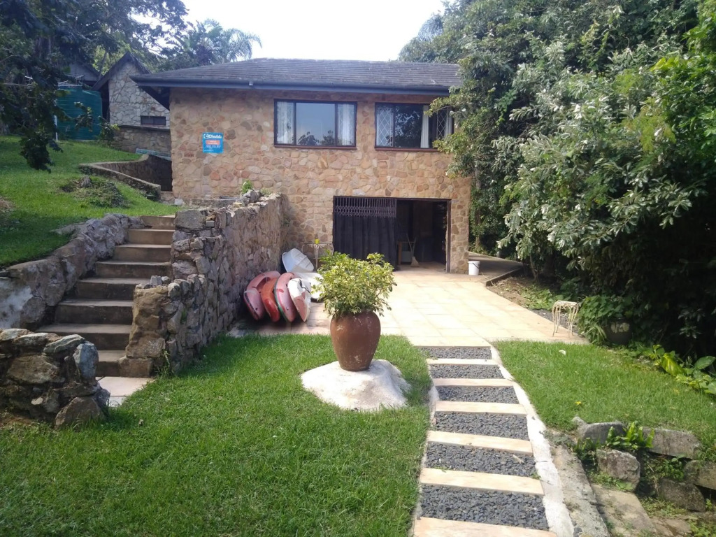 Thyrsa cottage