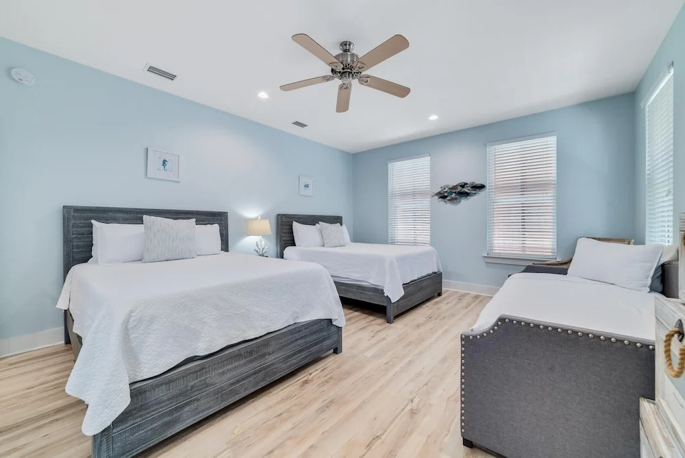 Romeo Beach Cottage 6