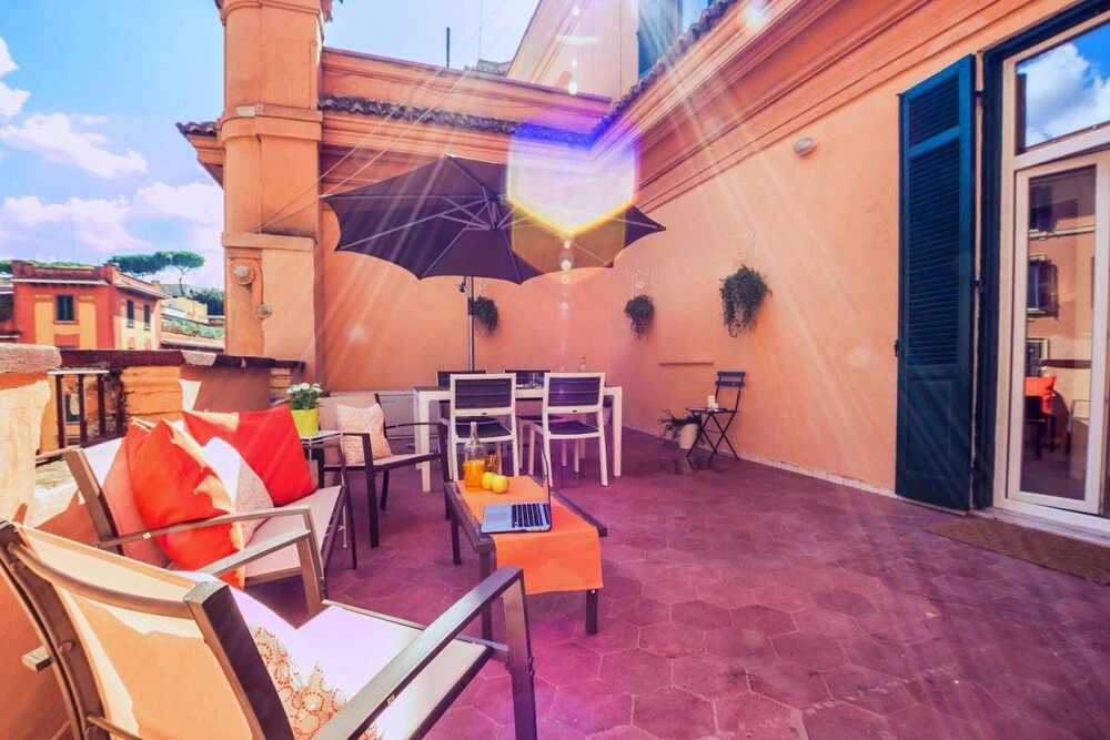 Romantic Flat With Large Terrace Close to S. Peter