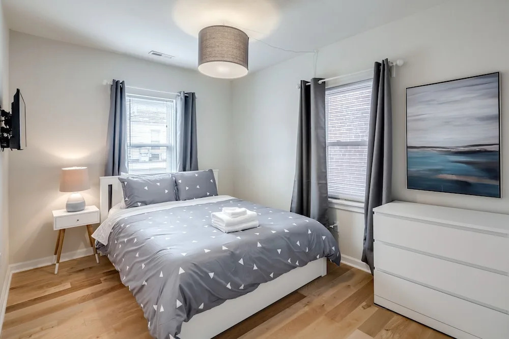 Great Location-steps to Rittenhouse 2 BED 1 Bath
