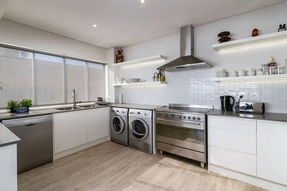 Ocean Front Apartment w Sea Views Pleasant Ways