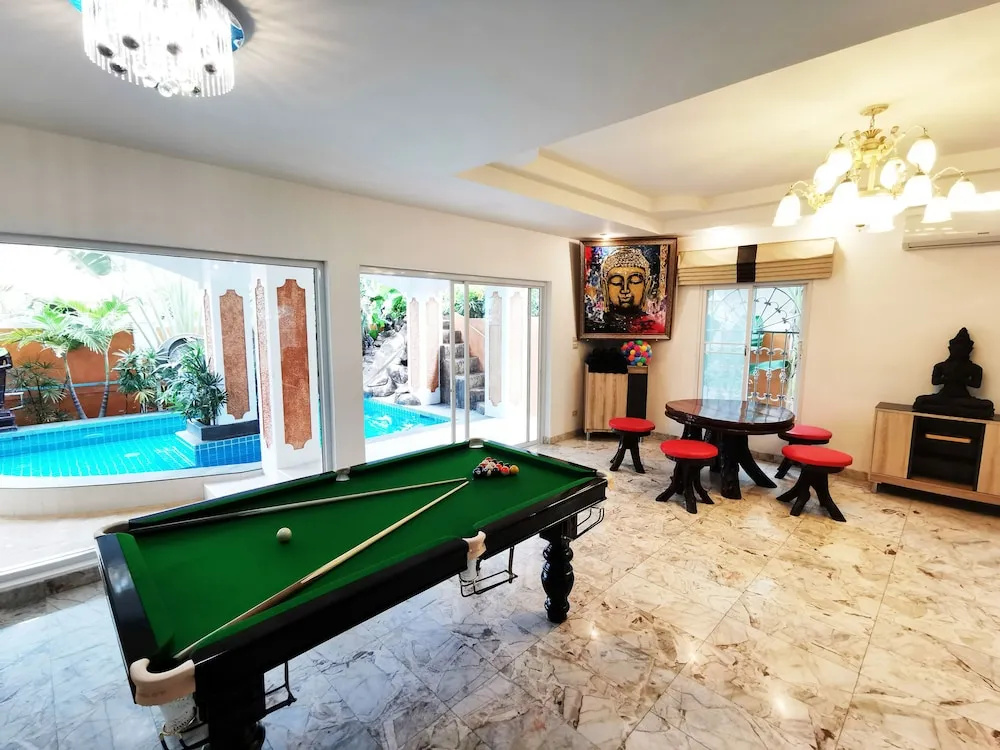 JOOPLAND Luxury Pool Villa Pattaya Walking Street