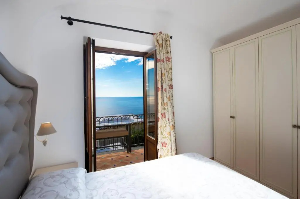 Golden Vaults 1st Floor Sea View Balcony