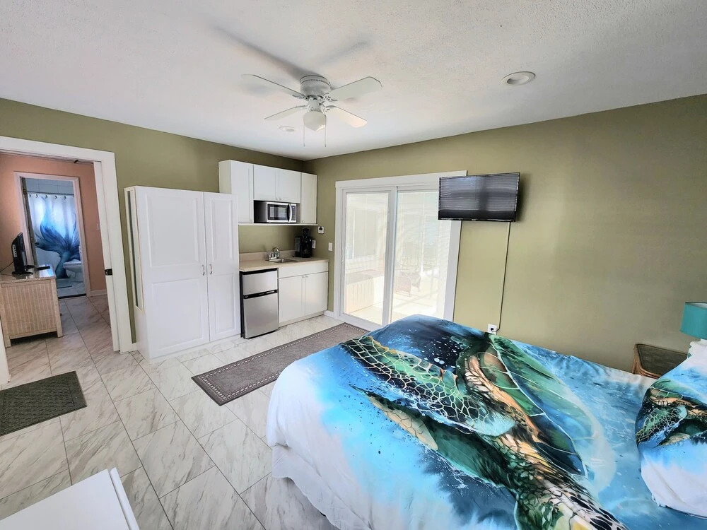 Sleeps 12 4 Bedroom Pool Home Close to Beaches Restaurants & More 4 Home by Redawning