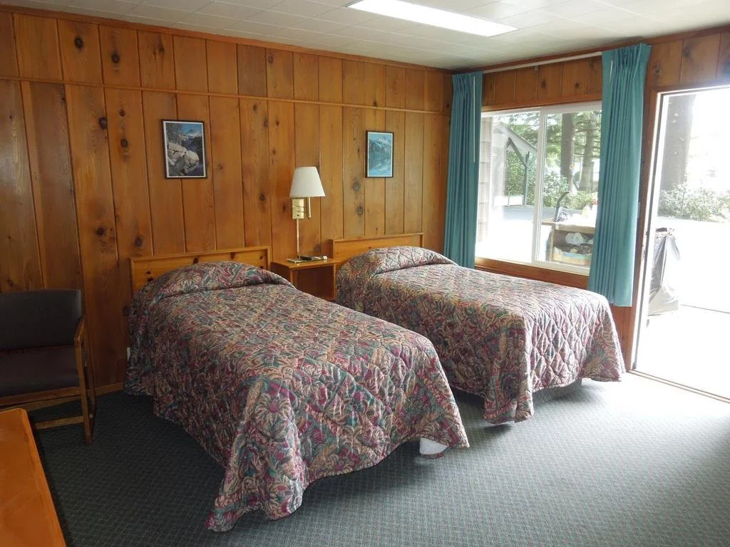 Park Motel and Cabins