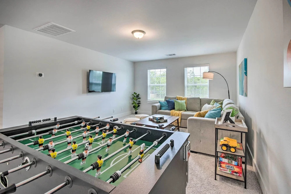 Chic Houston Home w/ Game Room ~ 8 Mi to Dtwn