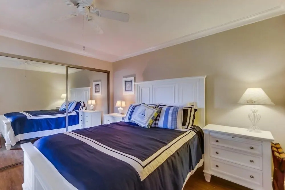 Work-Friendly Oceanfront Condo with Pool and Spa Access SURF25 by RedAwning