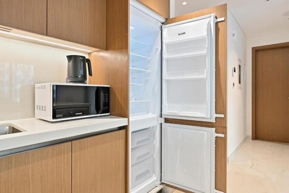 Bloomfields Sleek 1BR in Azizi Mirage 1