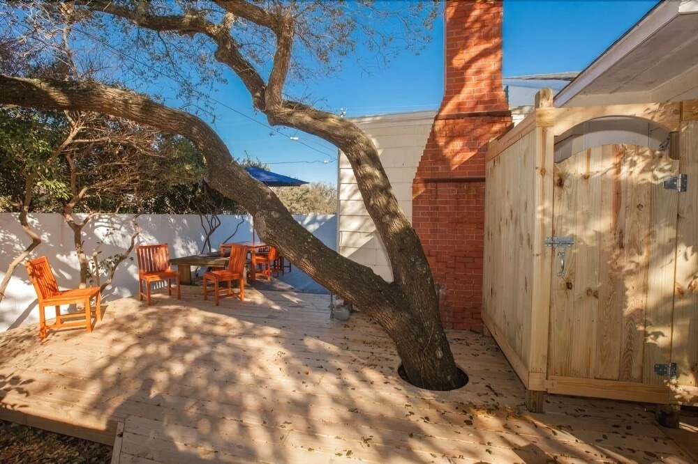 81st Summer A 2 Bedroom Duplex