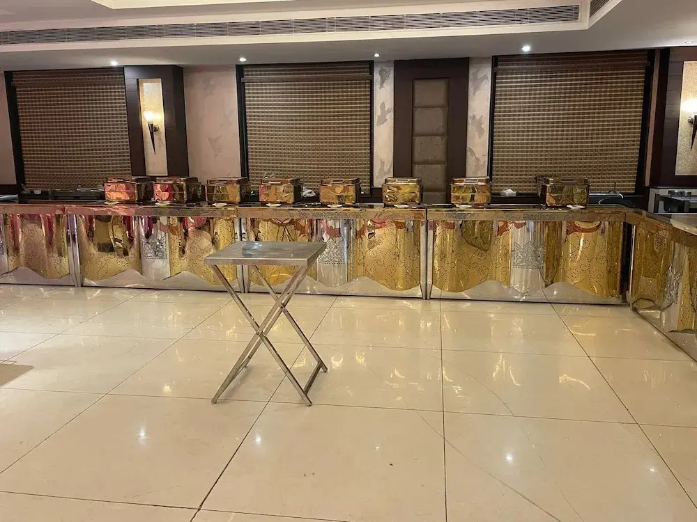 Hotel Paris Chandigarh Zirakpur